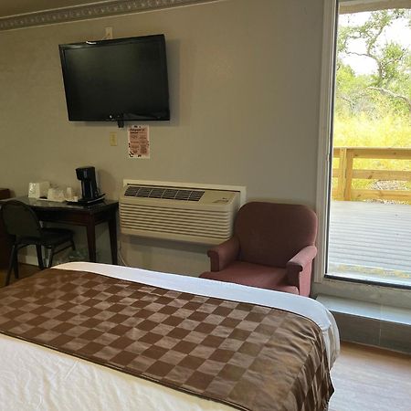 Outpost Motel Dripping Springs Extérieur photo