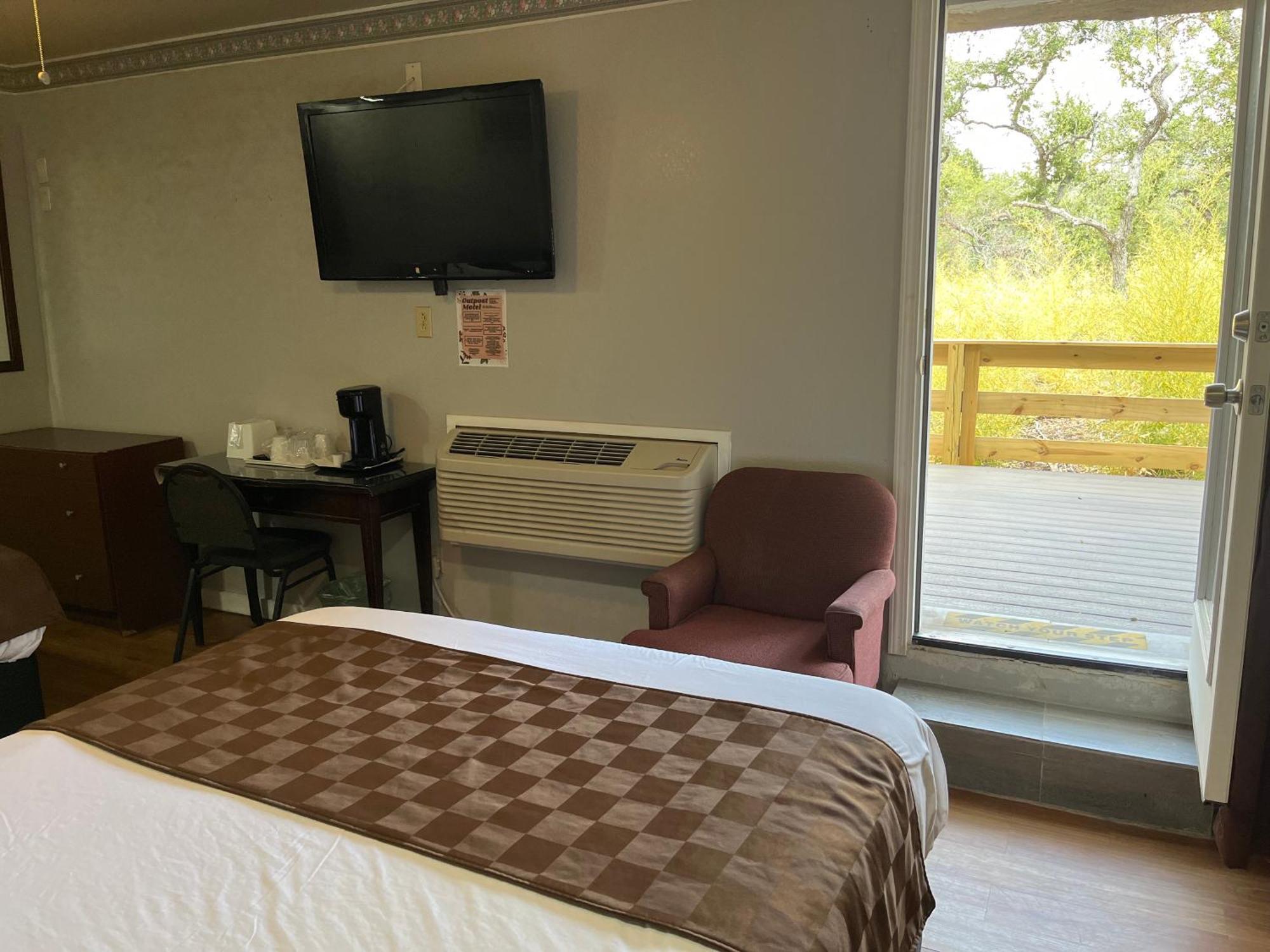 Outpost Motel Dripping Springs Extérieur photo