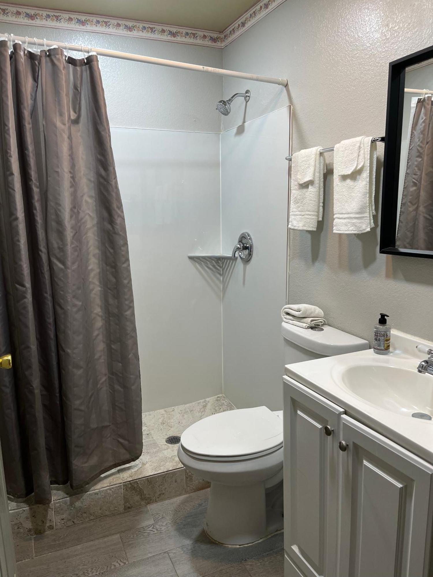 Outpost Motel Dripping Springs Extérieur photo