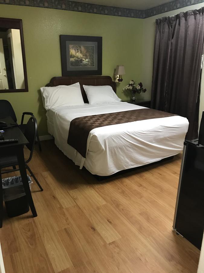 Outpost Motel Dripping Springs Extérieur photo
